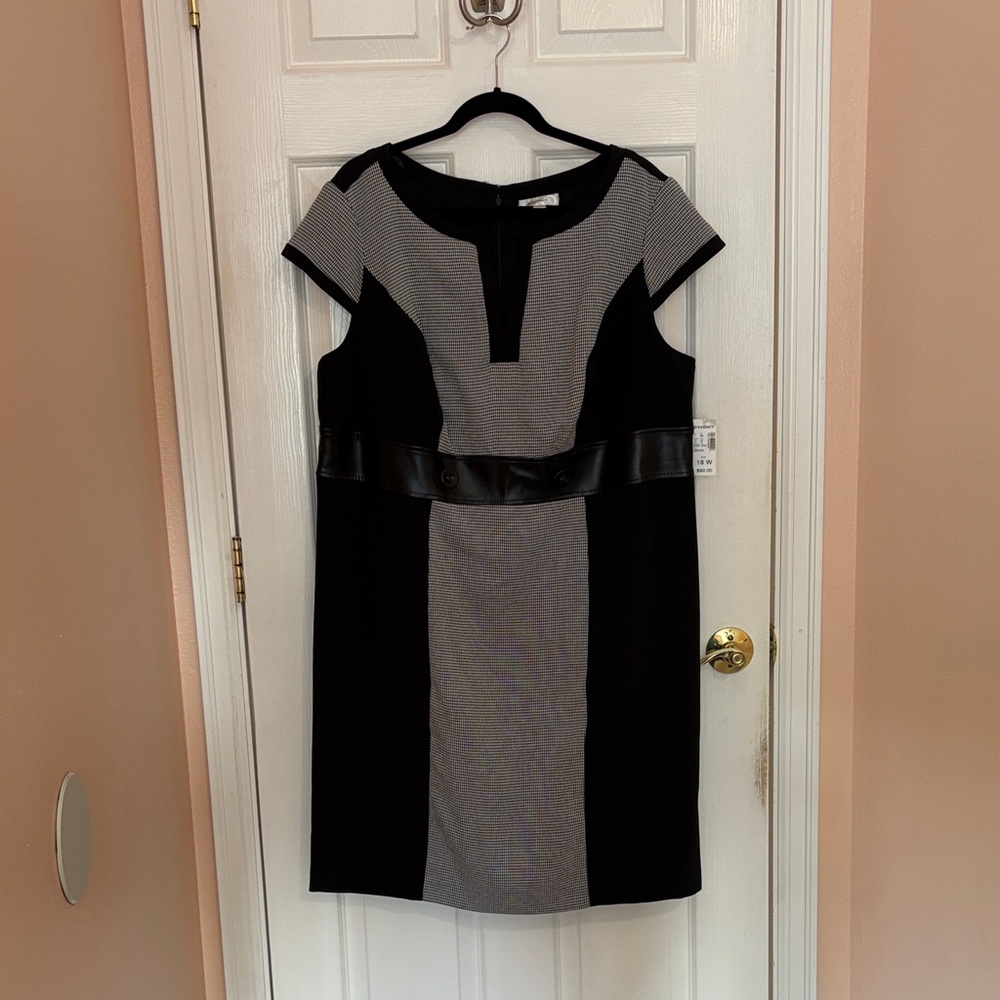 Black and white Colorblock Sheath Dress - Dress Barn